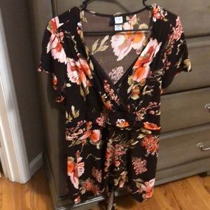 V neck tie waist shirt